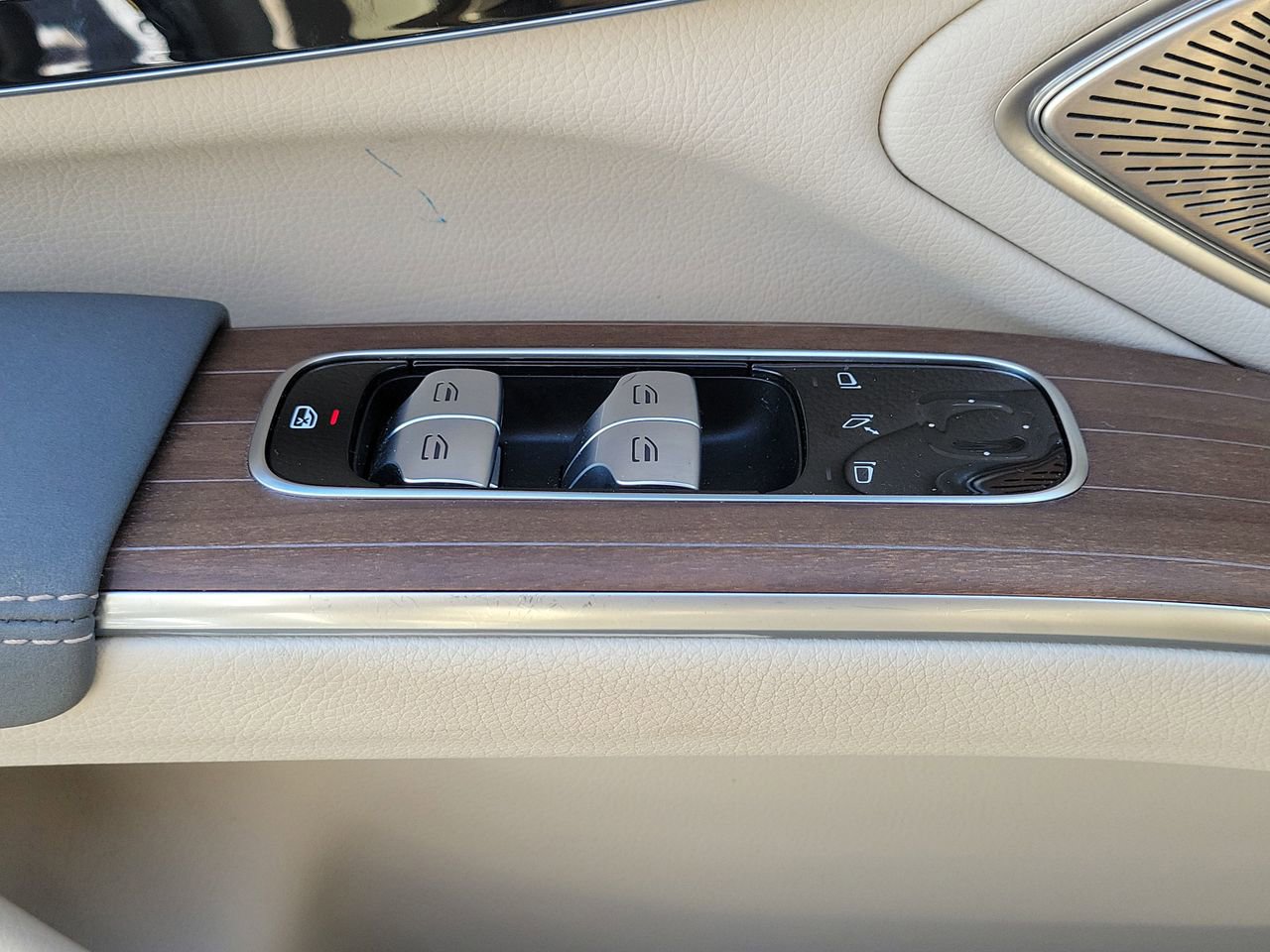 Certified 2023 Mercedes-Benz EQS 580 4MATIC Sedan image 27