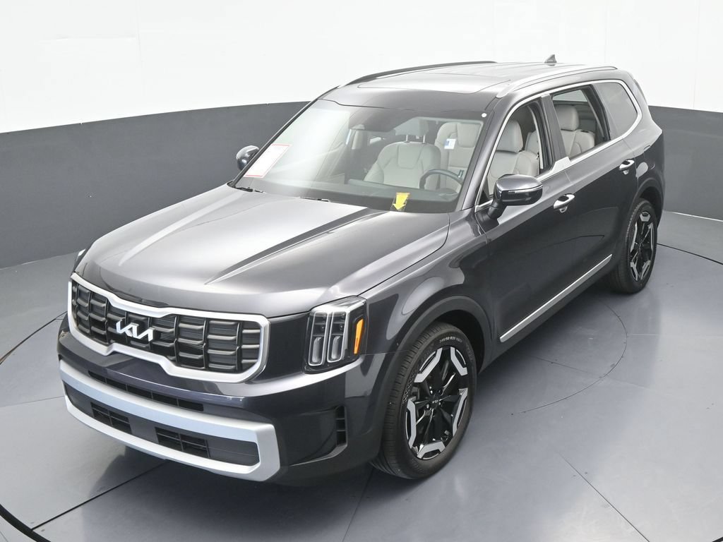 Used 2025 Kia Telluride S FWD image 48