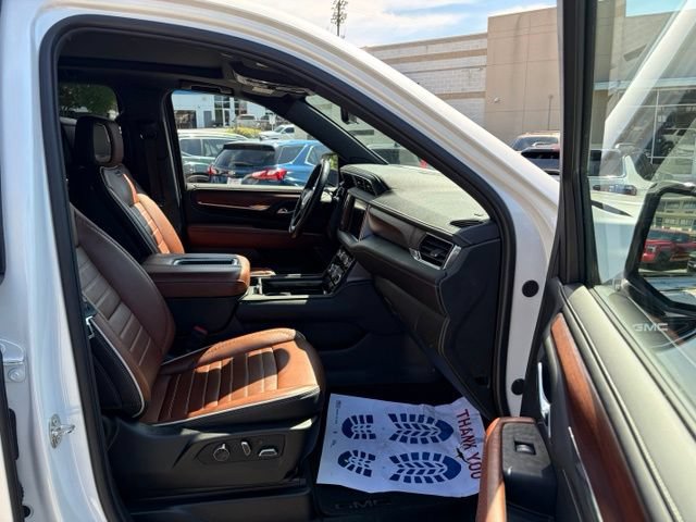 Used 2024 GMC Yukon XL Denali Ultimate AWD/4WD image 28