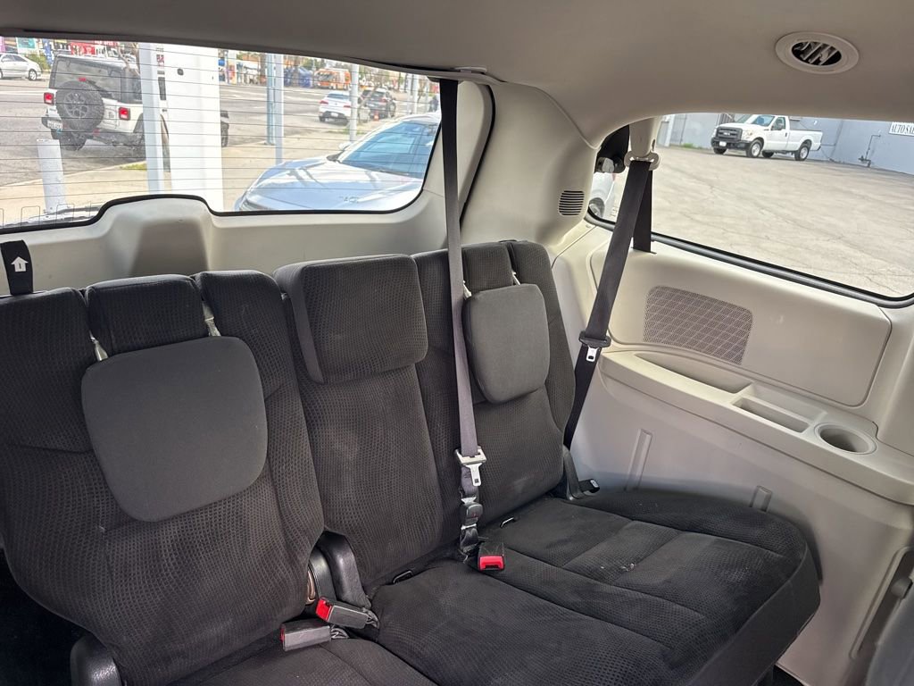 Used 2019 Dodge Grand Caravan SE w/ UConnect Hands-Free Group image 8