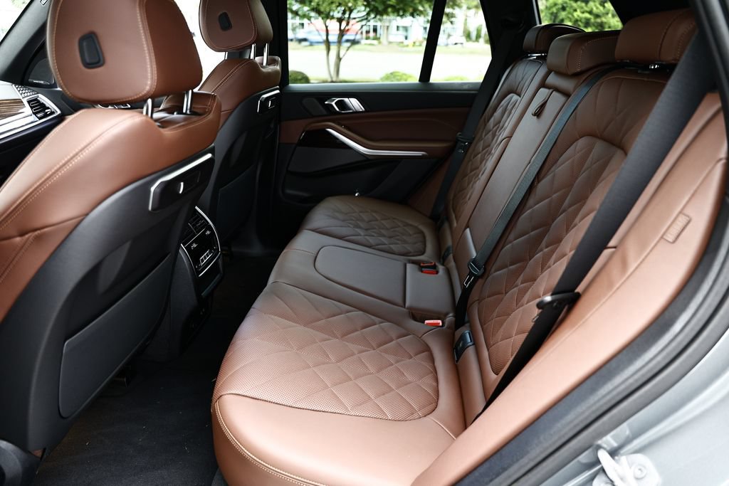 New 2026 BMW X5 xDrive50e w/ Premium Package AWD/4WD image 28