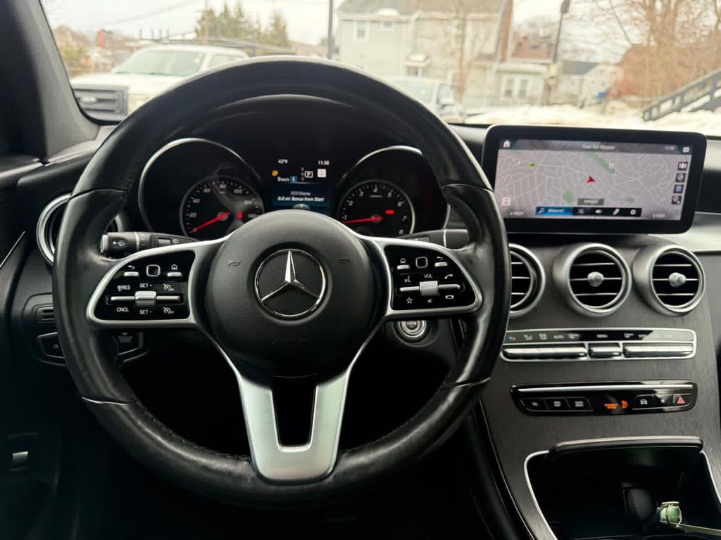 Used 2022 Mercedes-Benz GLC 300 4MATIC image 23