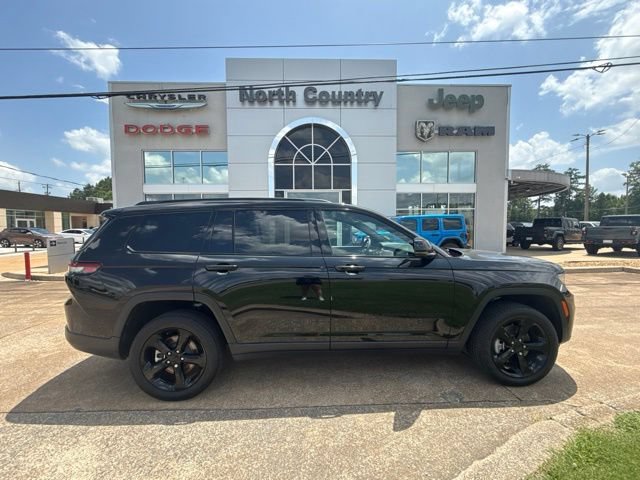 Used 2025 Jeep Grand Cherokee L Limited w/ Black Appearance Package AWD/4WD image 1
