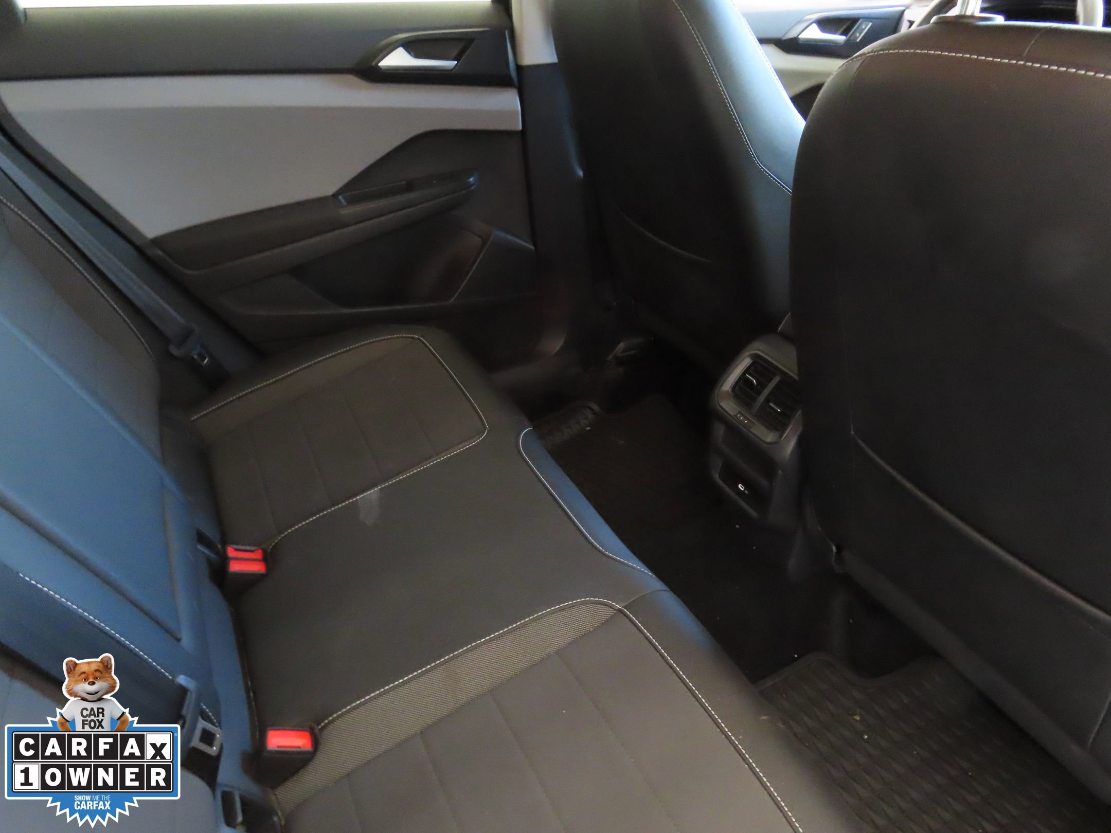 Certified 2022 Volkswagen Taos SE FWD image 25