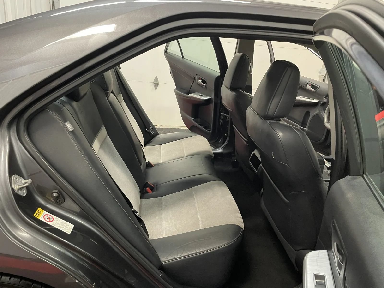 Used 2013 Toyota Camry SE w/ Leather Pkg FWD image 41