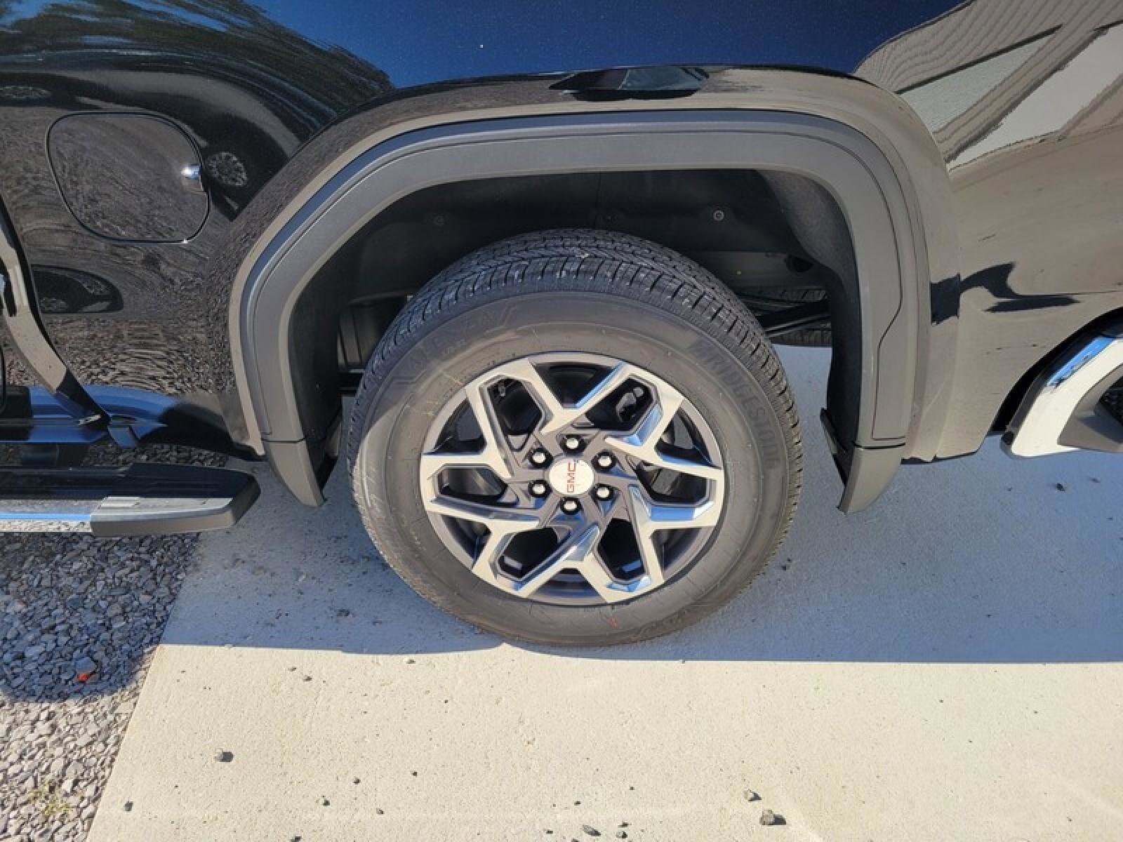 New 2026 GMC Sierra 1500 SLT w/ SLT Premium Plus Package image 9