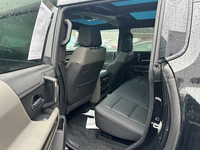 Used 2024 GMC Hummer EV 2X w/ Extreme Off-Road Package image 6