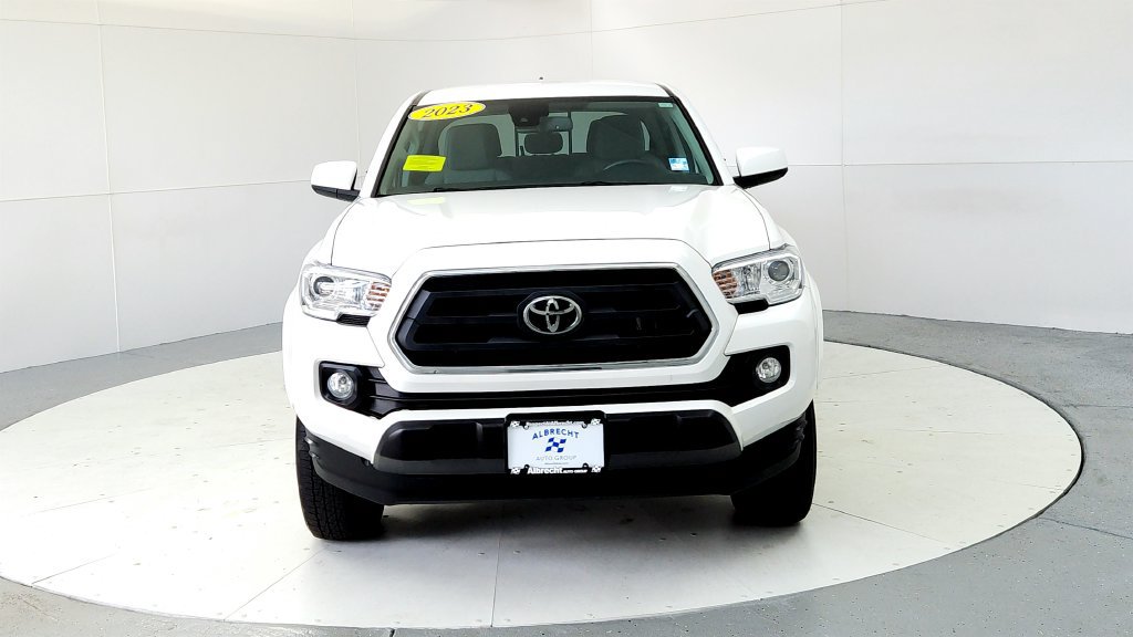 Certified 2023 Toyota Tacoma SR5 AWD/4WD image 8