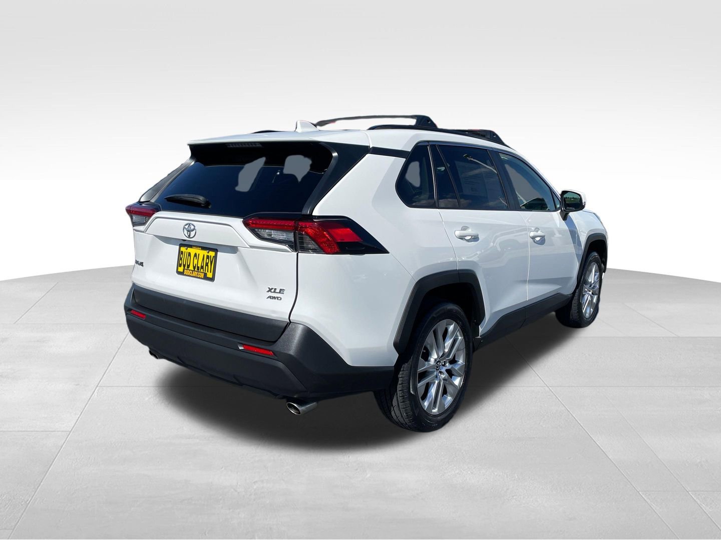 Used 2019 Toyota RAV4 XLE Premium w/ Cold Weather Package AWD/4WD image 6