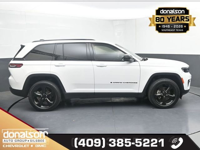 Used 2023 Jeep Grand Cherokee Altitude image 2
