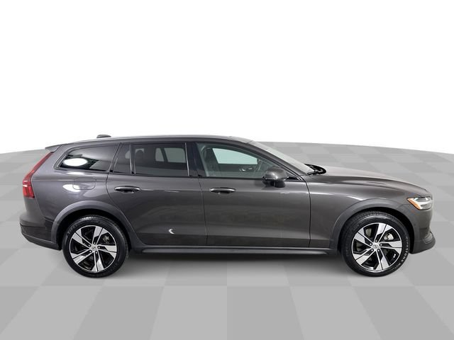 Used 2024 Volvo V60 B5 Cross Country Plus AWD/4WD image 9