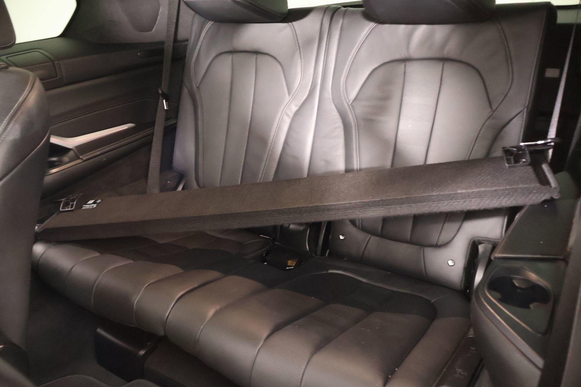 Used 2022 BMW X7 xDrive40i w/ M Sport Package AWD/4WD image 14