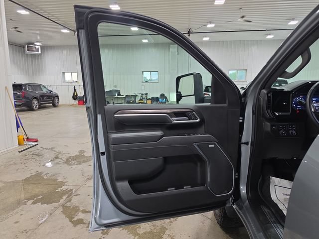 Used 2025 Chevrolet Silverado 3500 LTZ w/ LTZ Plus Package AWD/4WD image 23