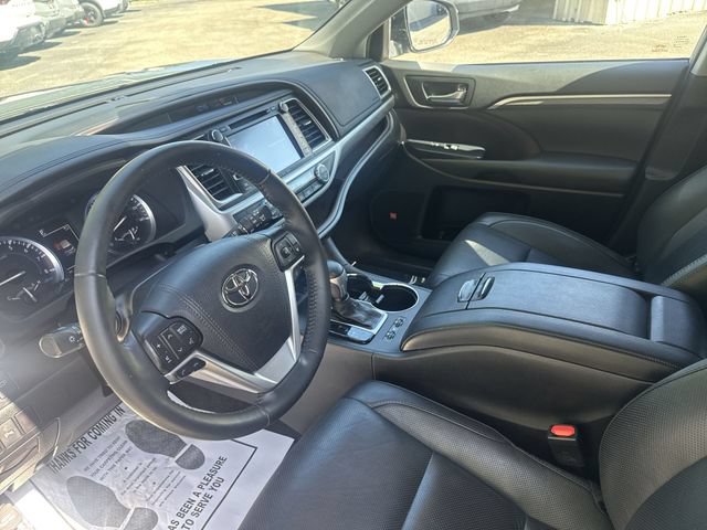 Used 2019 Toyota Highlander Limited FWD image 18