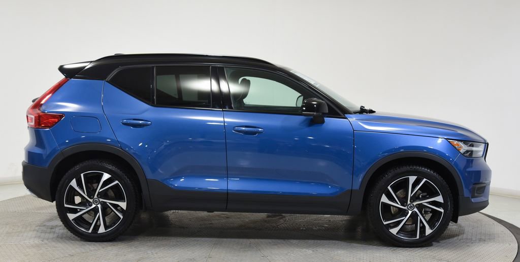 Used 2020 Volvo XC40 T5 R-Design w/ Protection Package Premier image 12