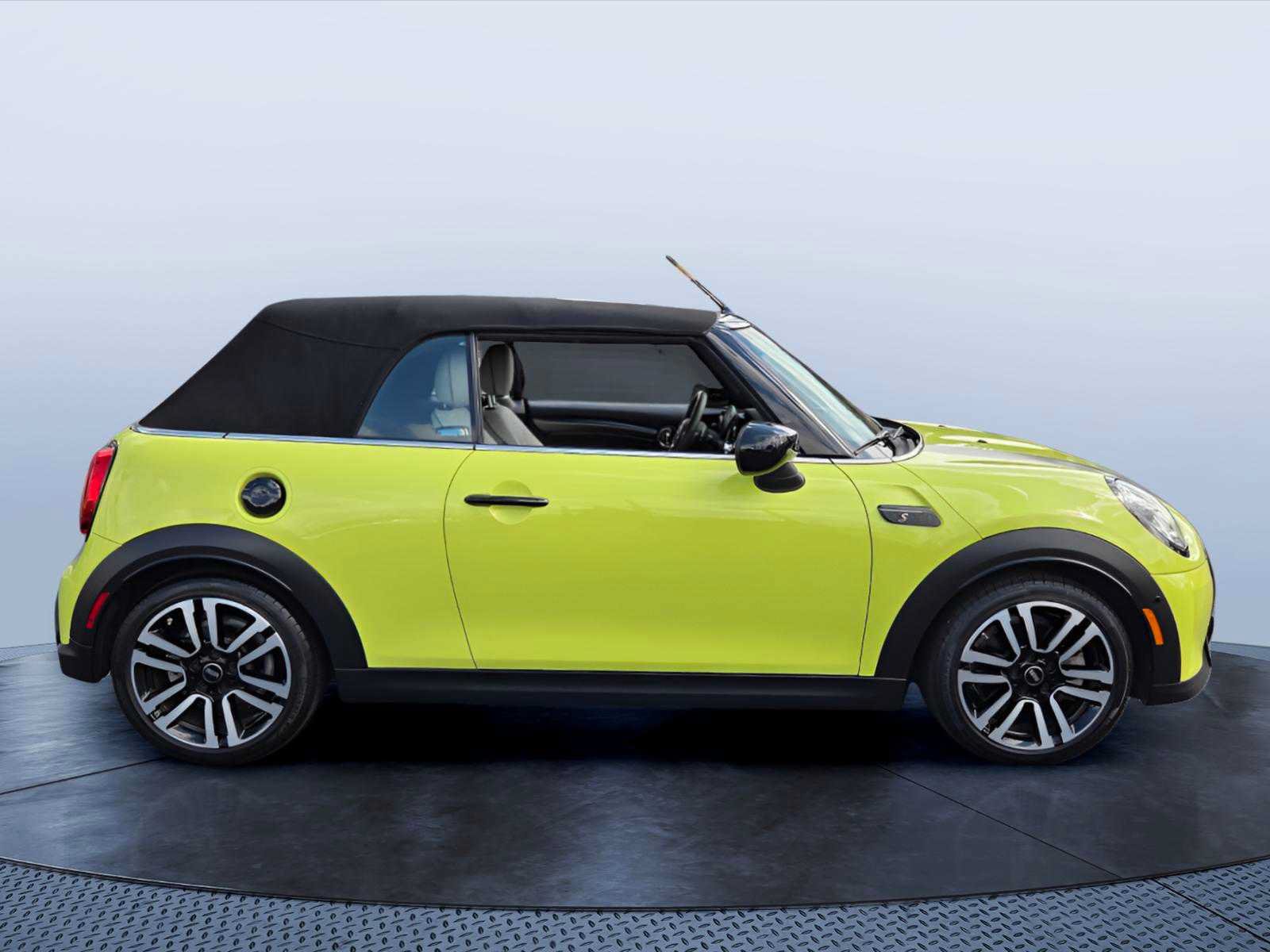 Used 2023 MINI Cooper S FWD image 2