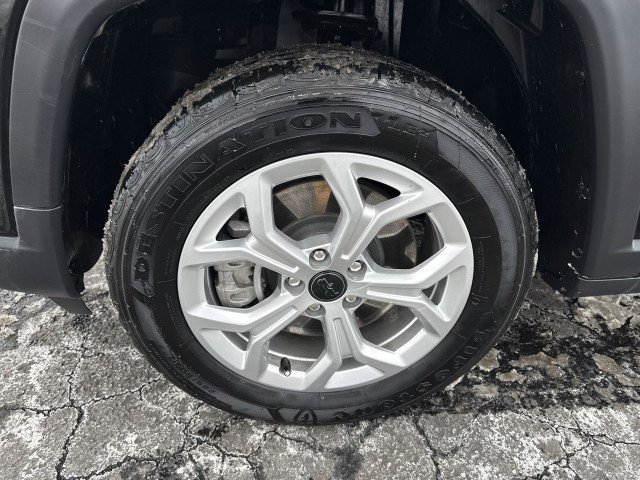 Used 2025 Jeep Compass Latitude w/ Convenience Group image 18