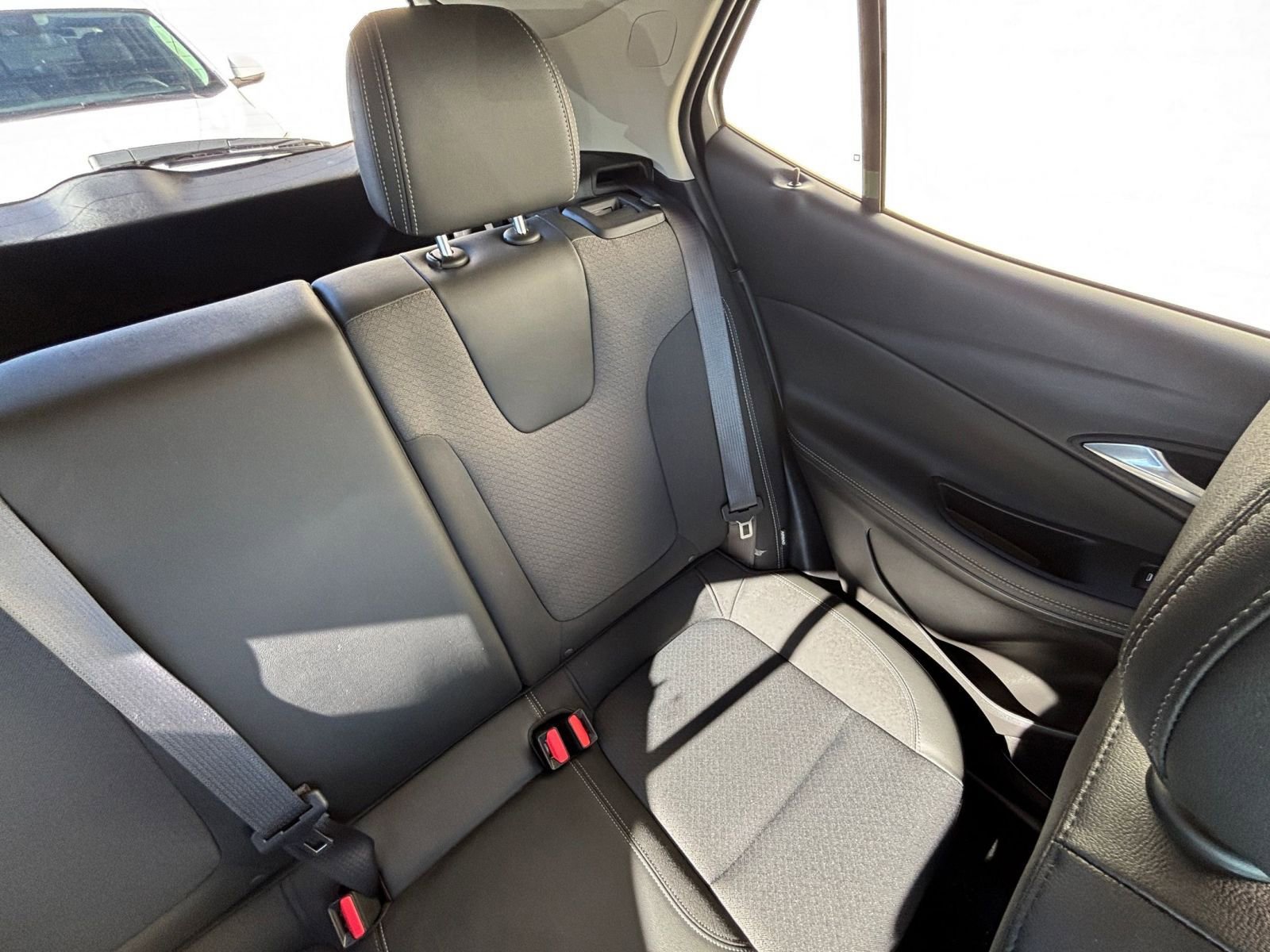 Used 2025 Buick Encore GX Preferred image 37