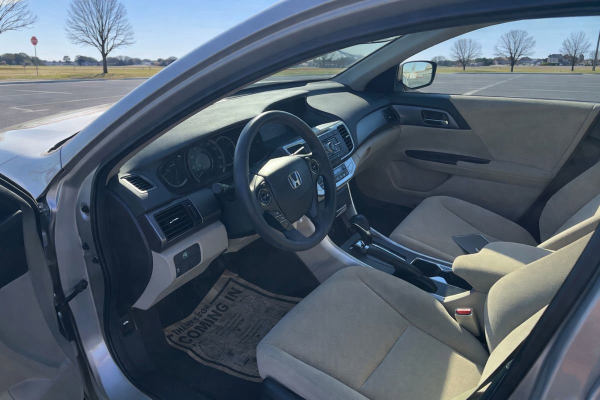 Used 2013 Honda Accord LX image 21