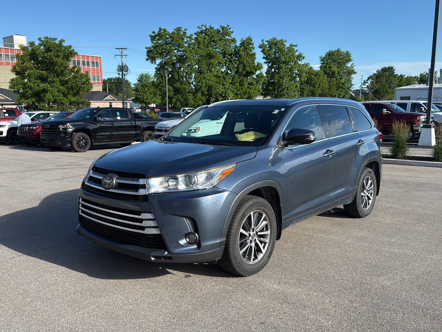Used 2017 Toyota Highlander XLE AWD/4WD image 7