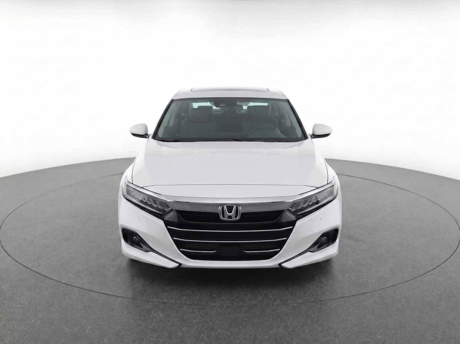 Used 2021 Honda Accord Touring image 2