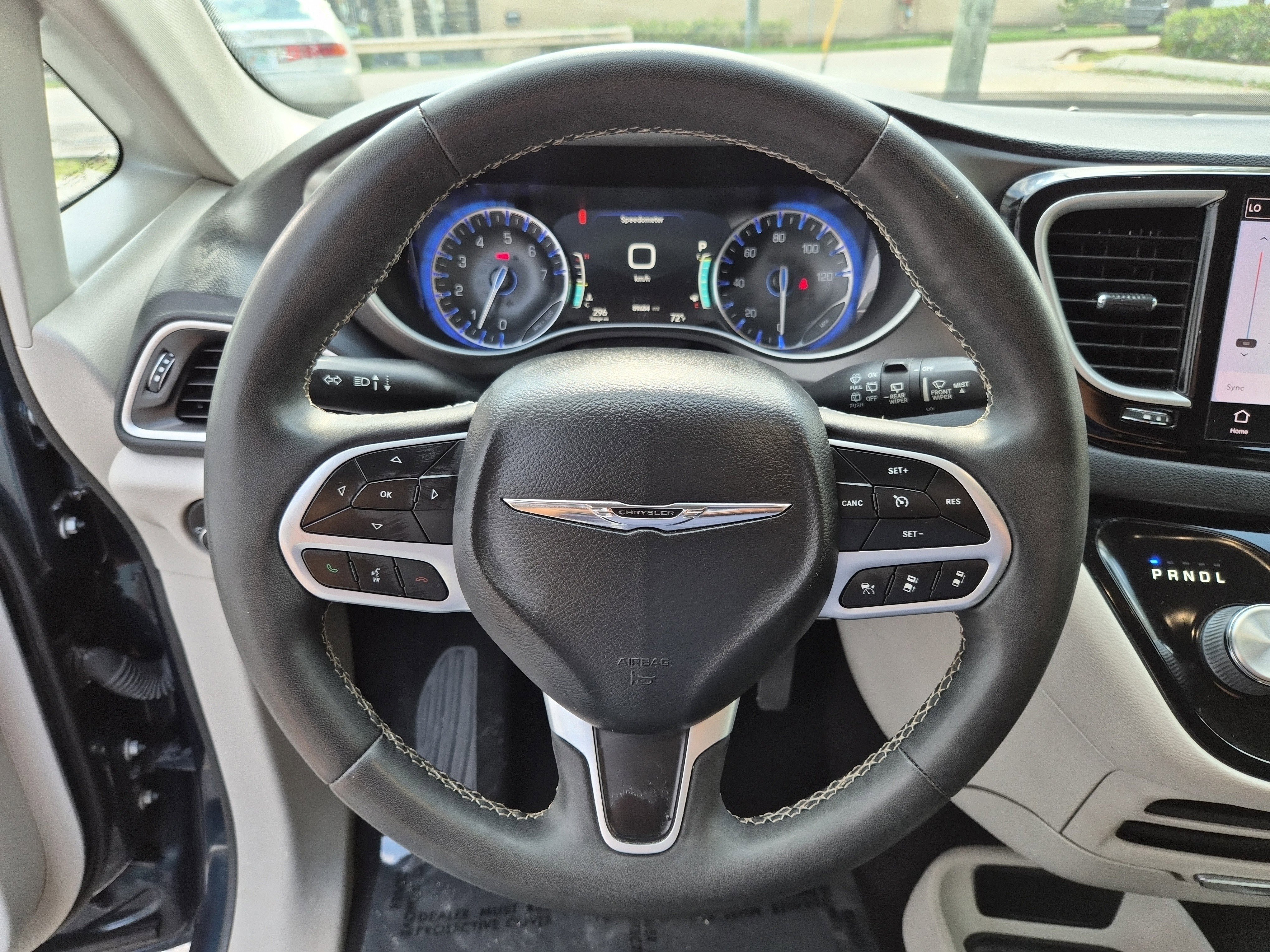 Used 2022 Chrysler Pacifica Touring-L image 23