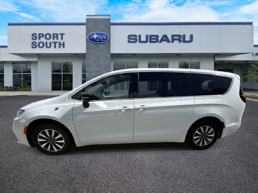 Used 2024 Chrysler Pacifica Limited FWD image 7