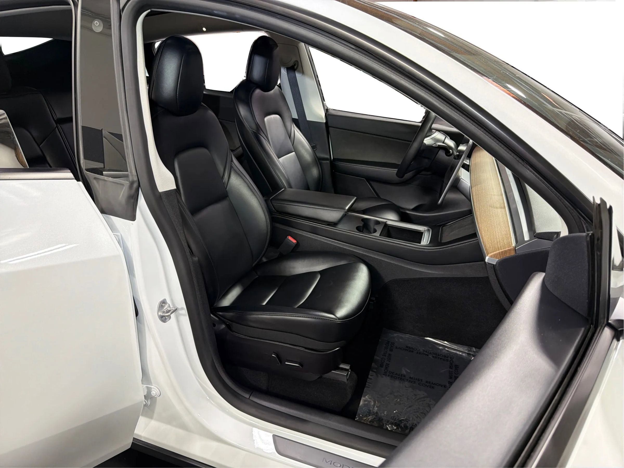 Used 2022 Tesla Model Y Long Range image 26