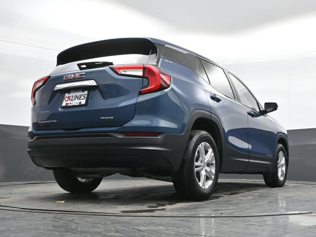 Used 2024 GMC Terrain SLE AWD/4WD image 44