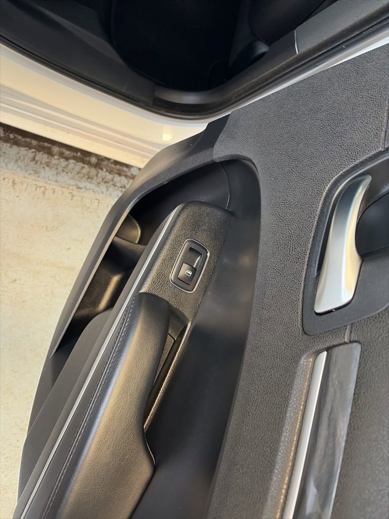 Used 2020 Chrysler 300 Touring L w/ Quick Order Package 2EF image 10