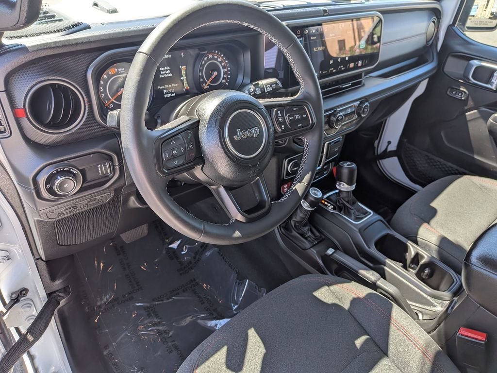 Used 2025 Jeep Wrangler Unlimited Rubicon w/ Convenience Group image 14