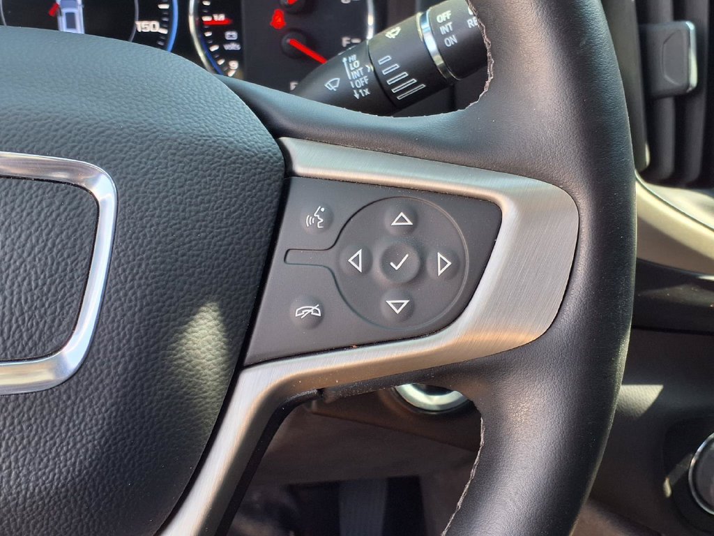 Used 2024 GMC Terrain Denali w/ Denali Premium Package AWD/4WD image 17