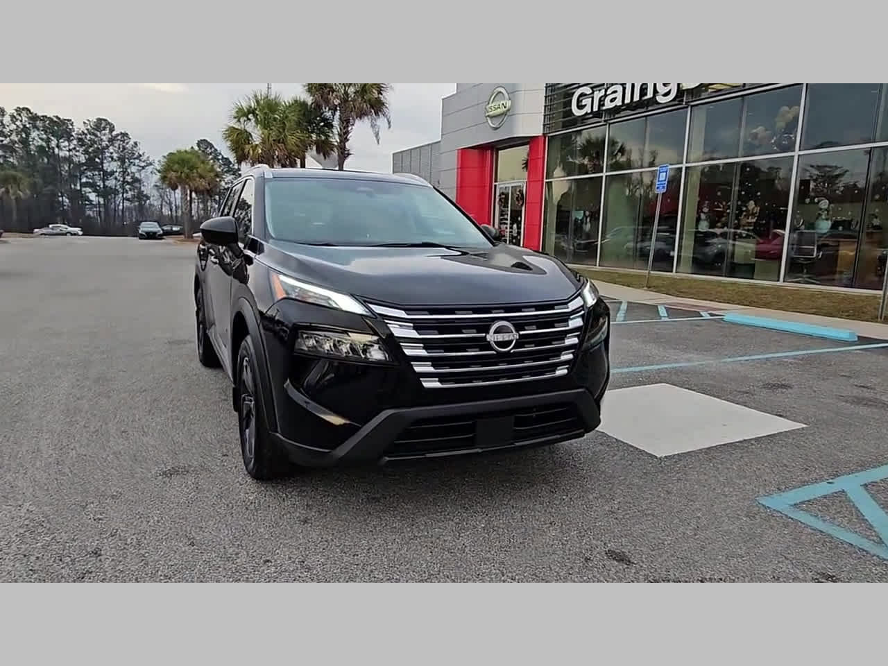 Used 2024 Nissan Rogue SV w/ SV Premium Package image 19