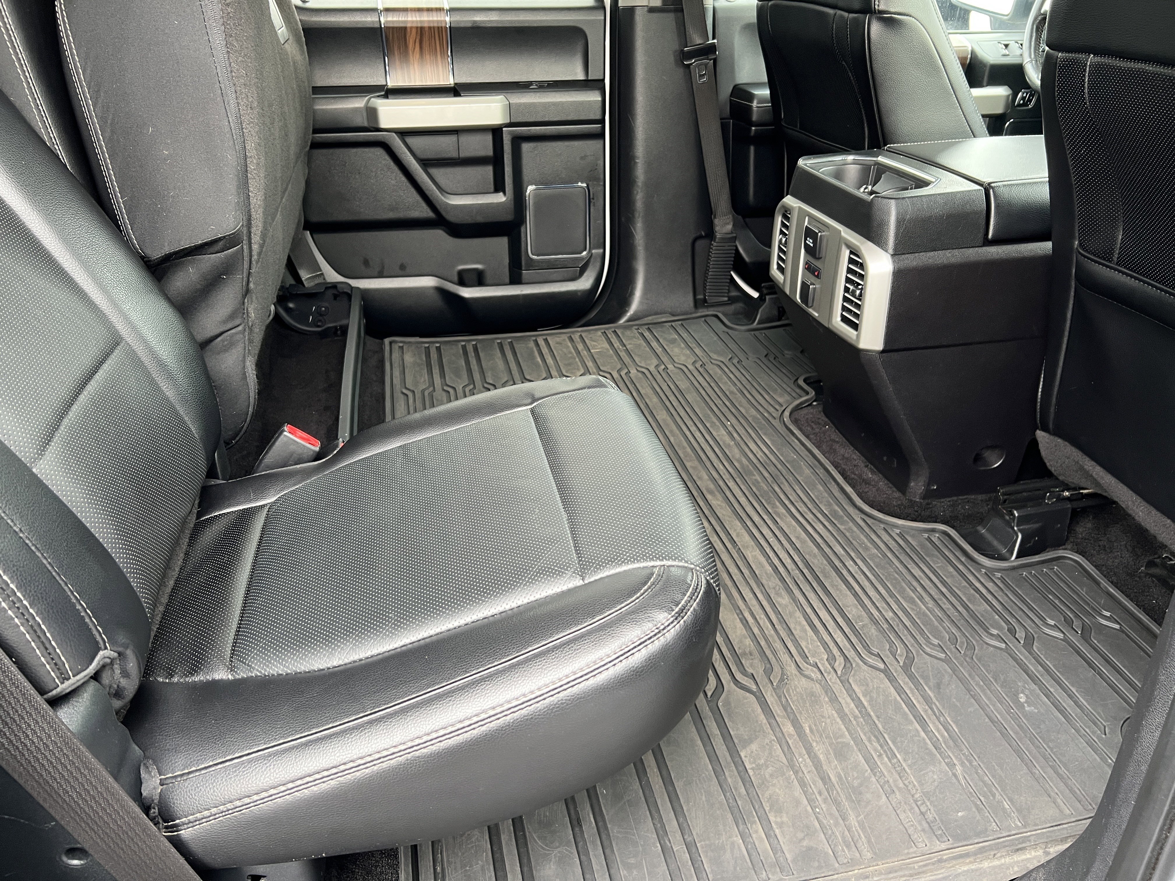 Used 2016 Ford F150 Lariat w/ Equipment Group 502A Luxury image 19