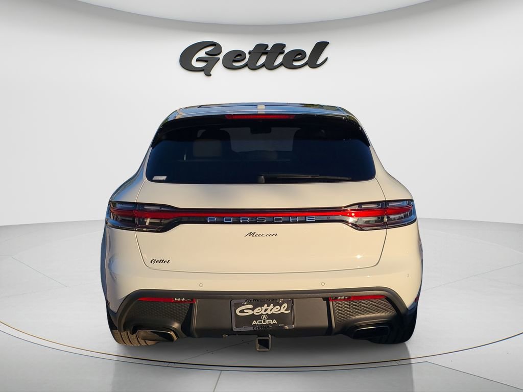Used 2025 Porsche Macan image 5