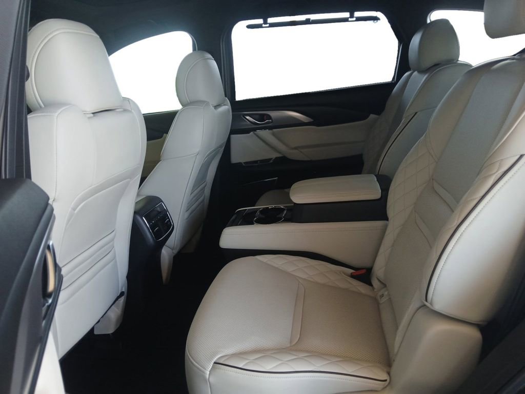 Used 2023 MAZDA CX-9 Signature AWD/4WD image 13