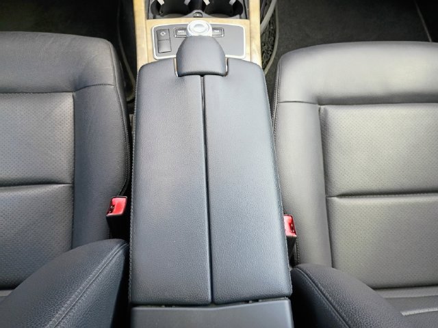 Used 2010 Mercedes-Benz E 350 Sedan image 43