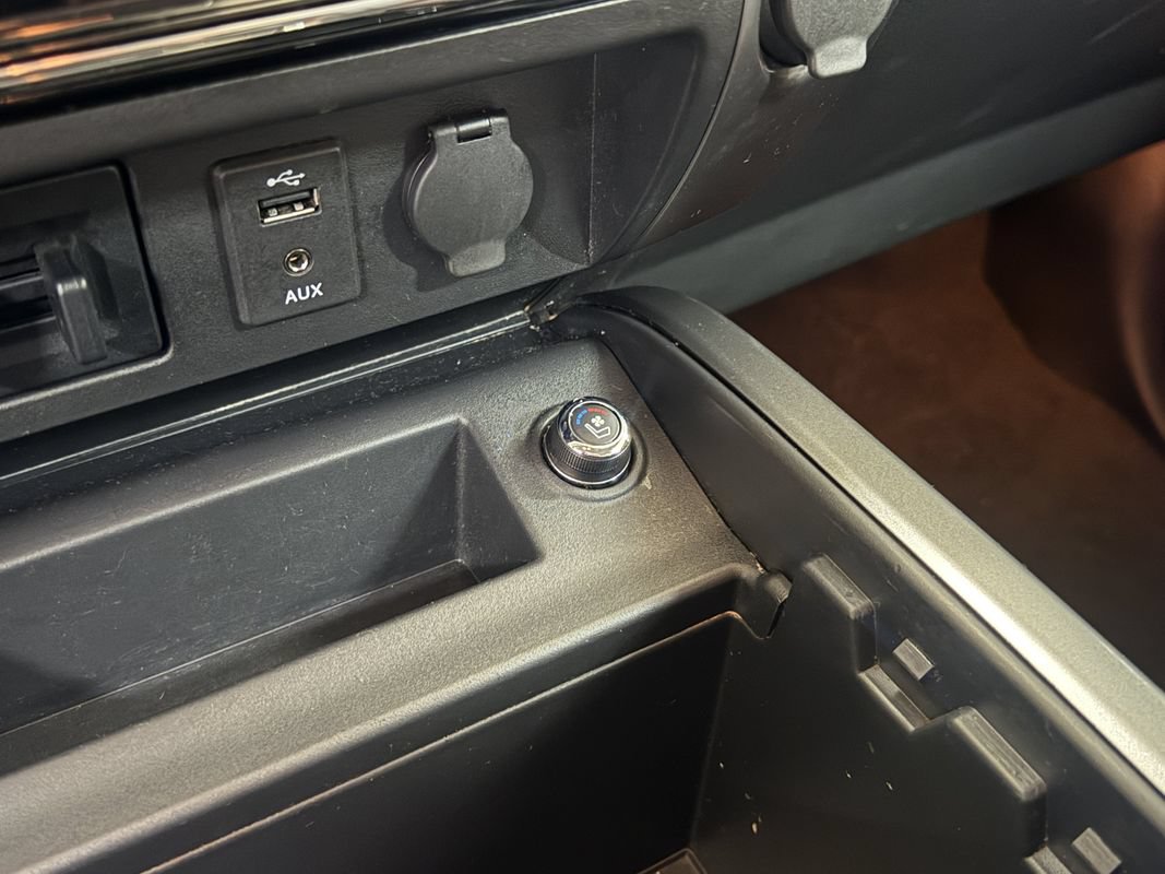 Used 2018 Nissan Titan XD AWD/4WD image 16