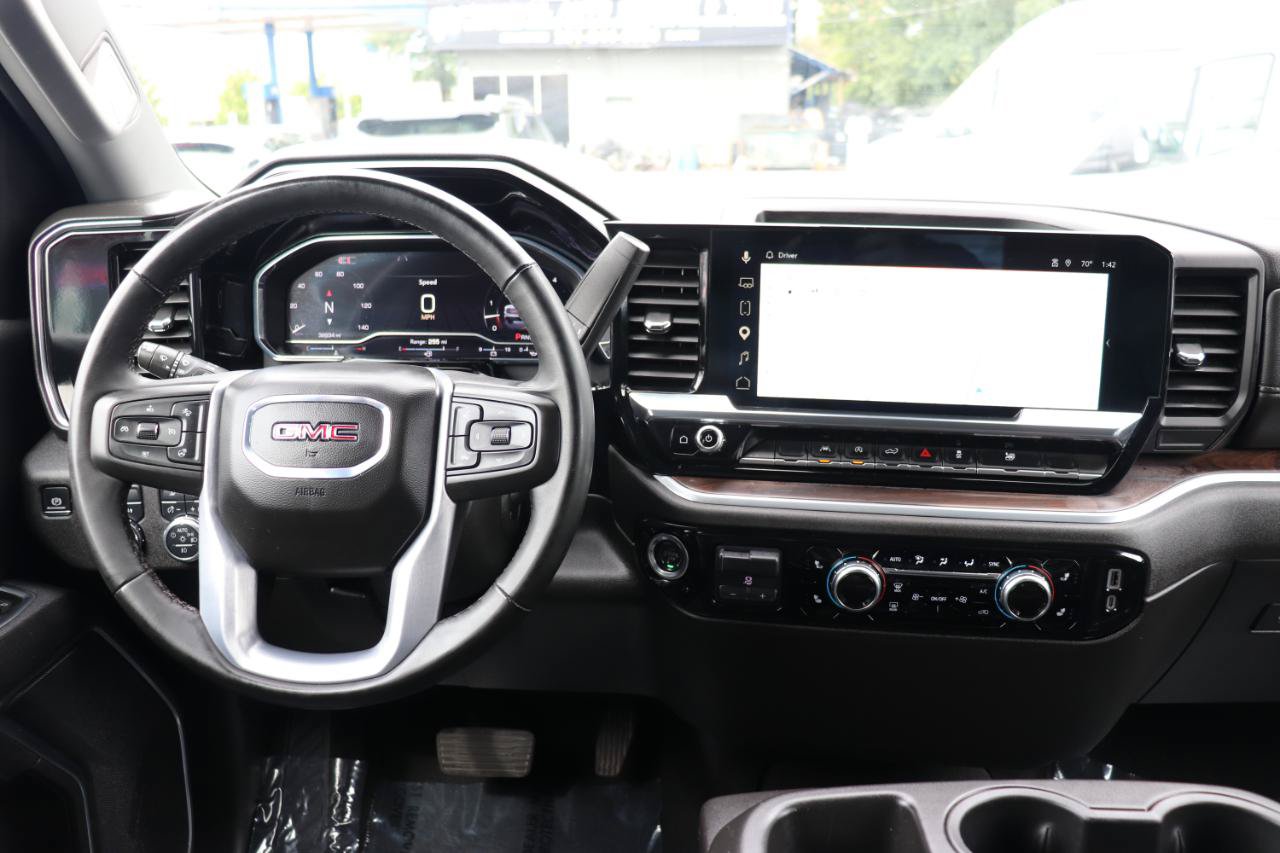 Used 2025 GMC Sierra 1500 SLT AWD/4WD image 17