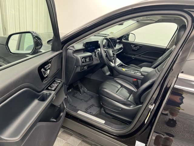 Certified 2025 Lincoln Aviator AWD image 12