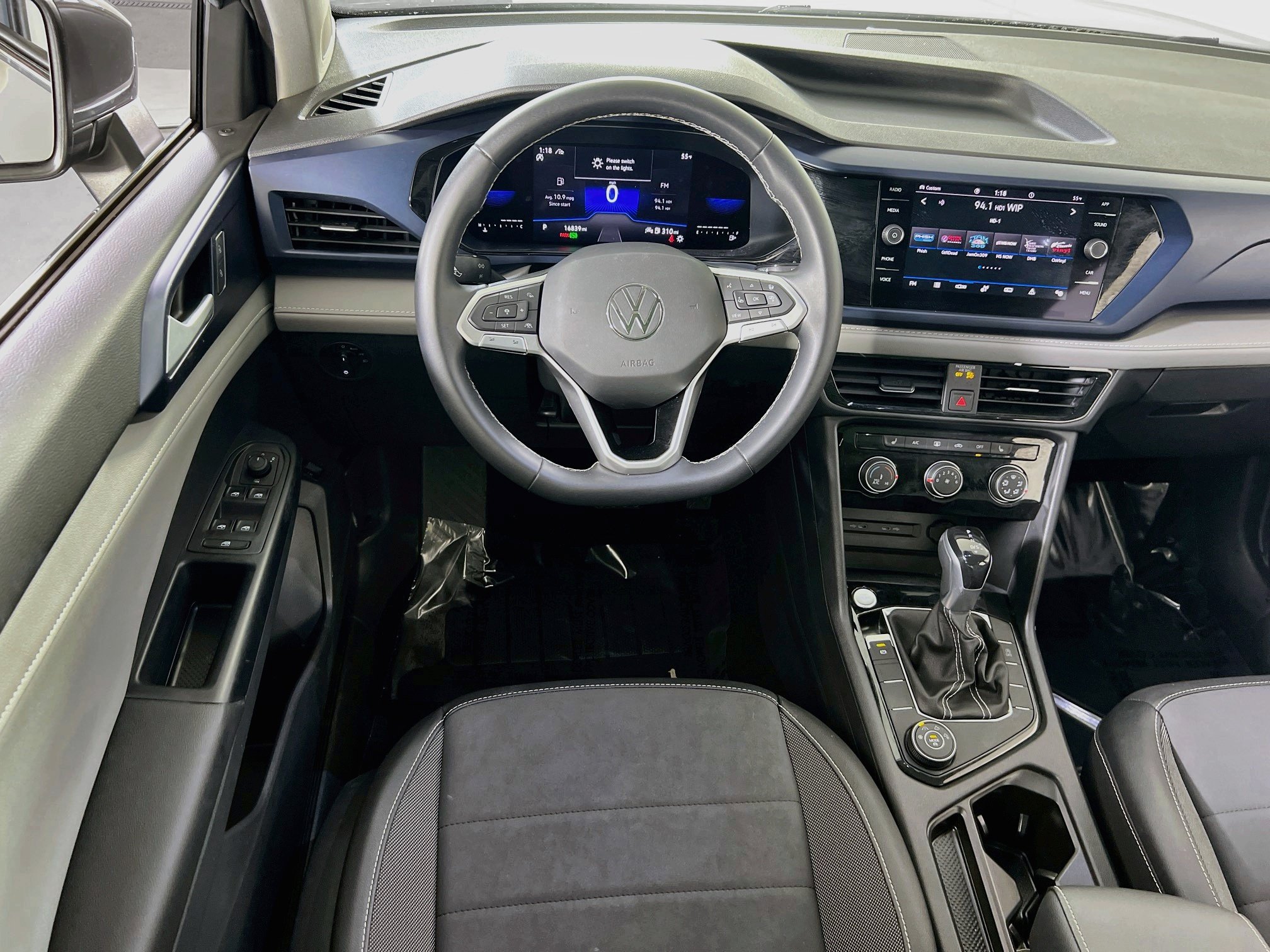 Used 2023 Volkswagen Taos SE AWD/4WD image 22