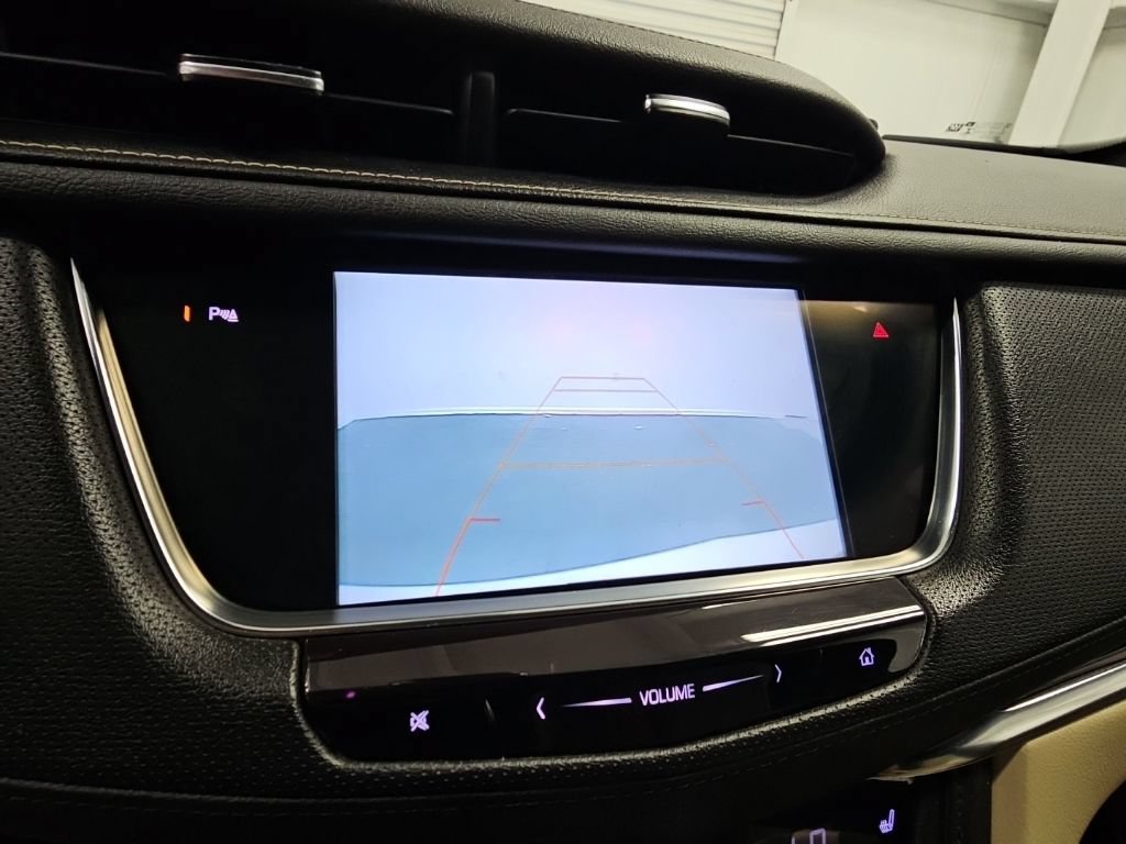 Used 2019 Cadillac XT5 Premium Luxury FWD image 18