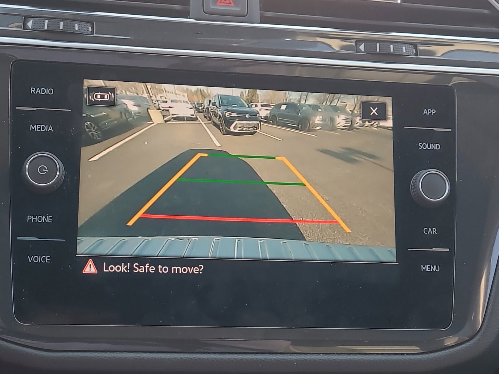 Used 2023 Volkswagen Tiguan SE image 19