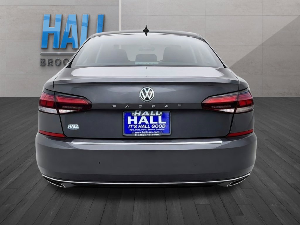 Used 2022 Volkswagen Passat 2.0T SE FWD image 4