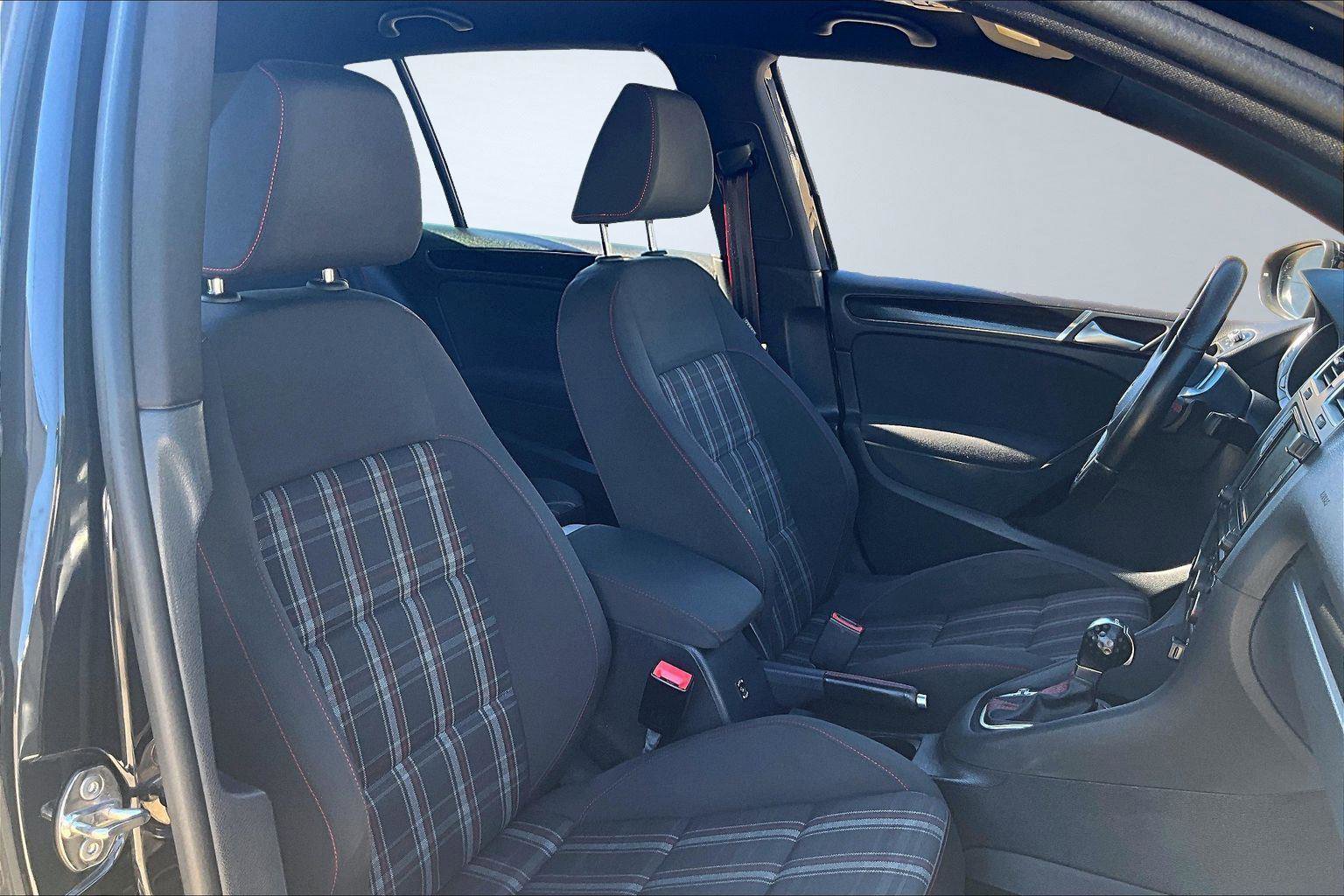 Used 2014 Volkswagen GTI Wolfsburg Edition image 7