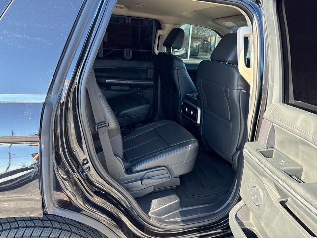 Used 2024 Ford Expedition XLT image 10