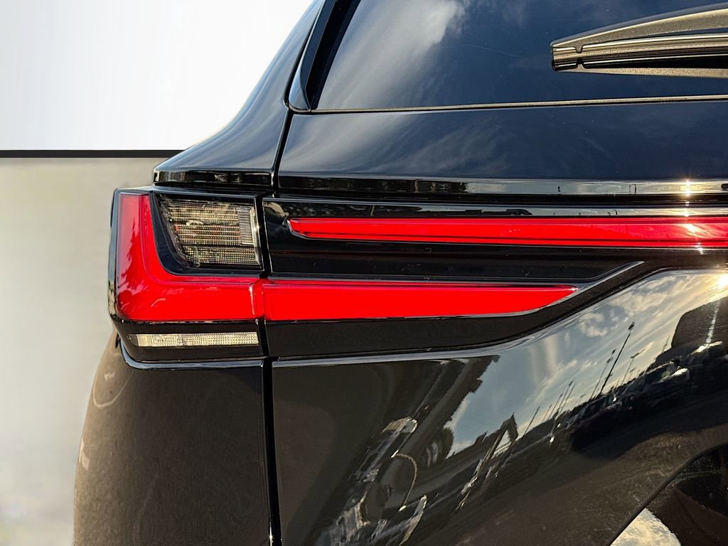 Used 2025 Lexus NX 350 F Sport image 10