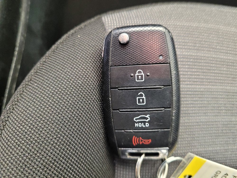 Used 2016 Kia Forte LX image 32