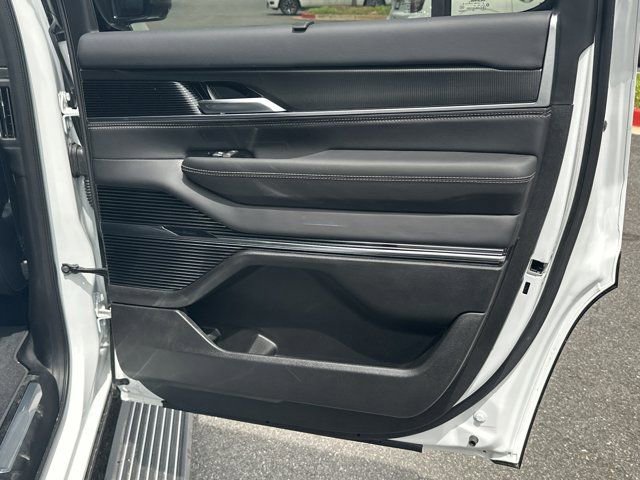 New 2026 Jeep Grand Wagoneer Summit image 16