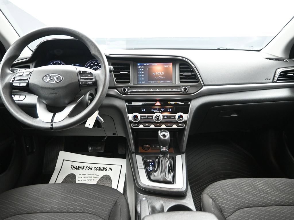 Used 2020 Hyundai Elantra SEL w/ Winter Weather Package image 30